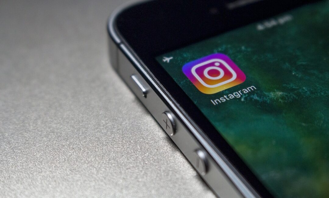 Instagram_et_confidentialité_:_comment_voir_un_compte_privé_avec_les_outils_High_Tech_?